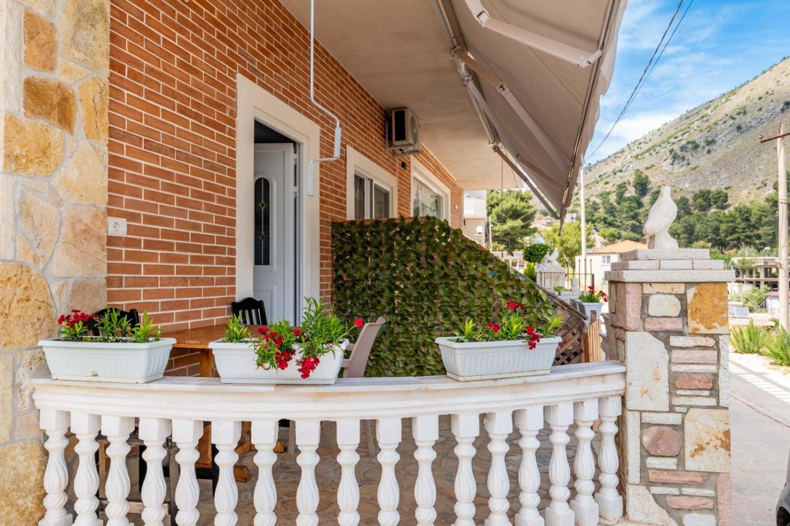 Vila Basho Sarandë 외부 사진